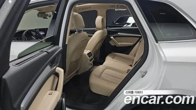 Audi Q5 45 TFSI, снимка 11 - Автомобили и джипове - 53974628