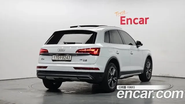Audi Q5 45 TFSI, снимка 2 - Автомобили и джипове - 53974628