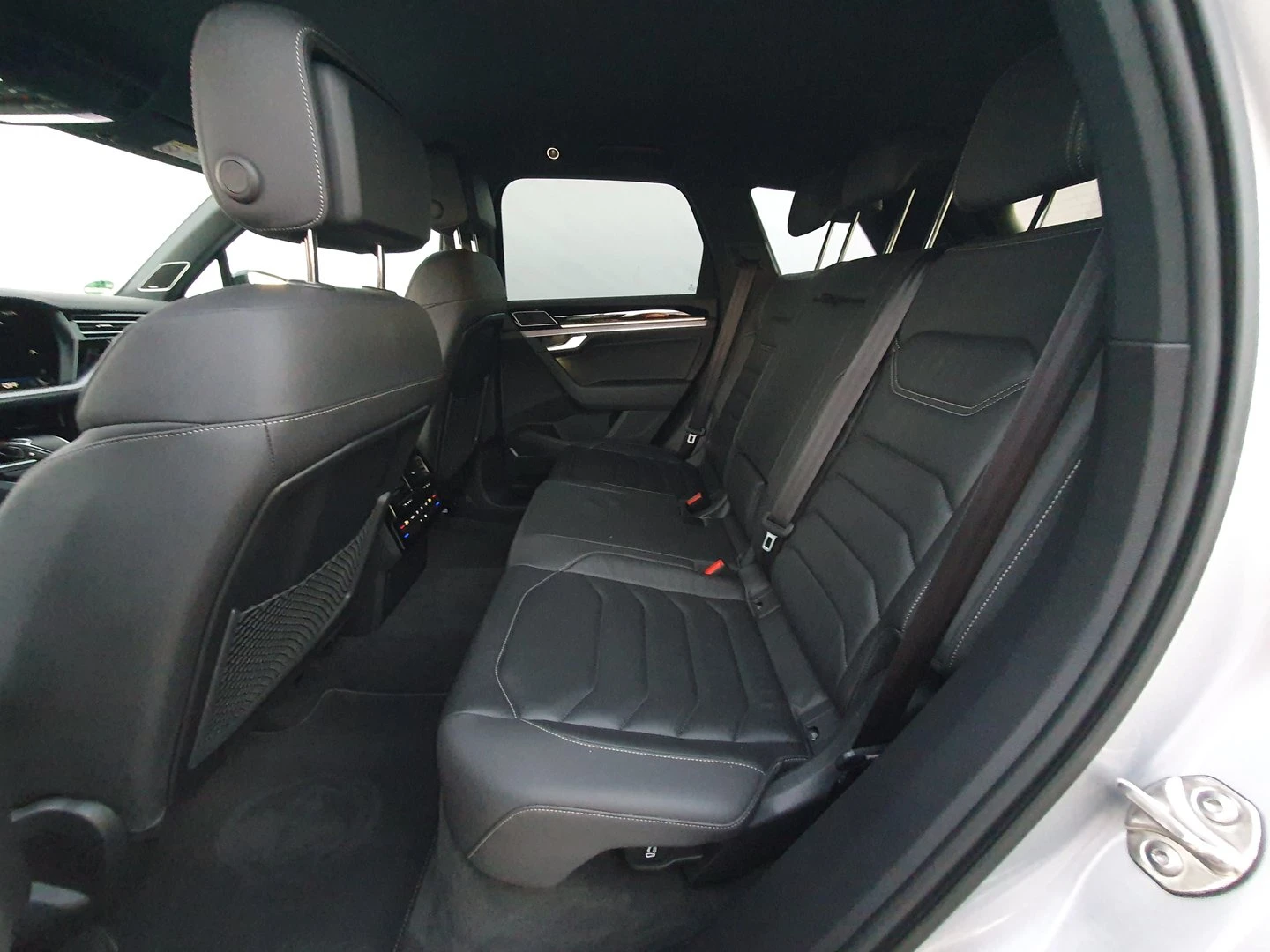 VW Touareg R-Line 3.0 V6 TDI SCR 4MOTION | Mobile.bg   5