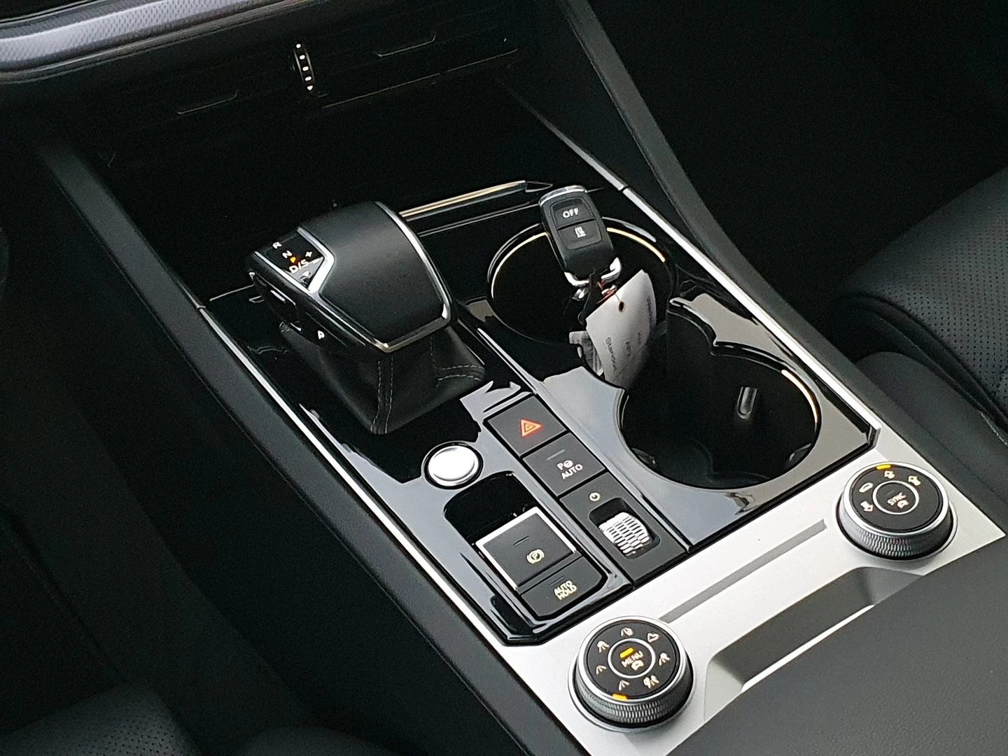 VW Touareg R-Line 3.0 V6 TDI SCR 4MOTION | Mobile.bg   14