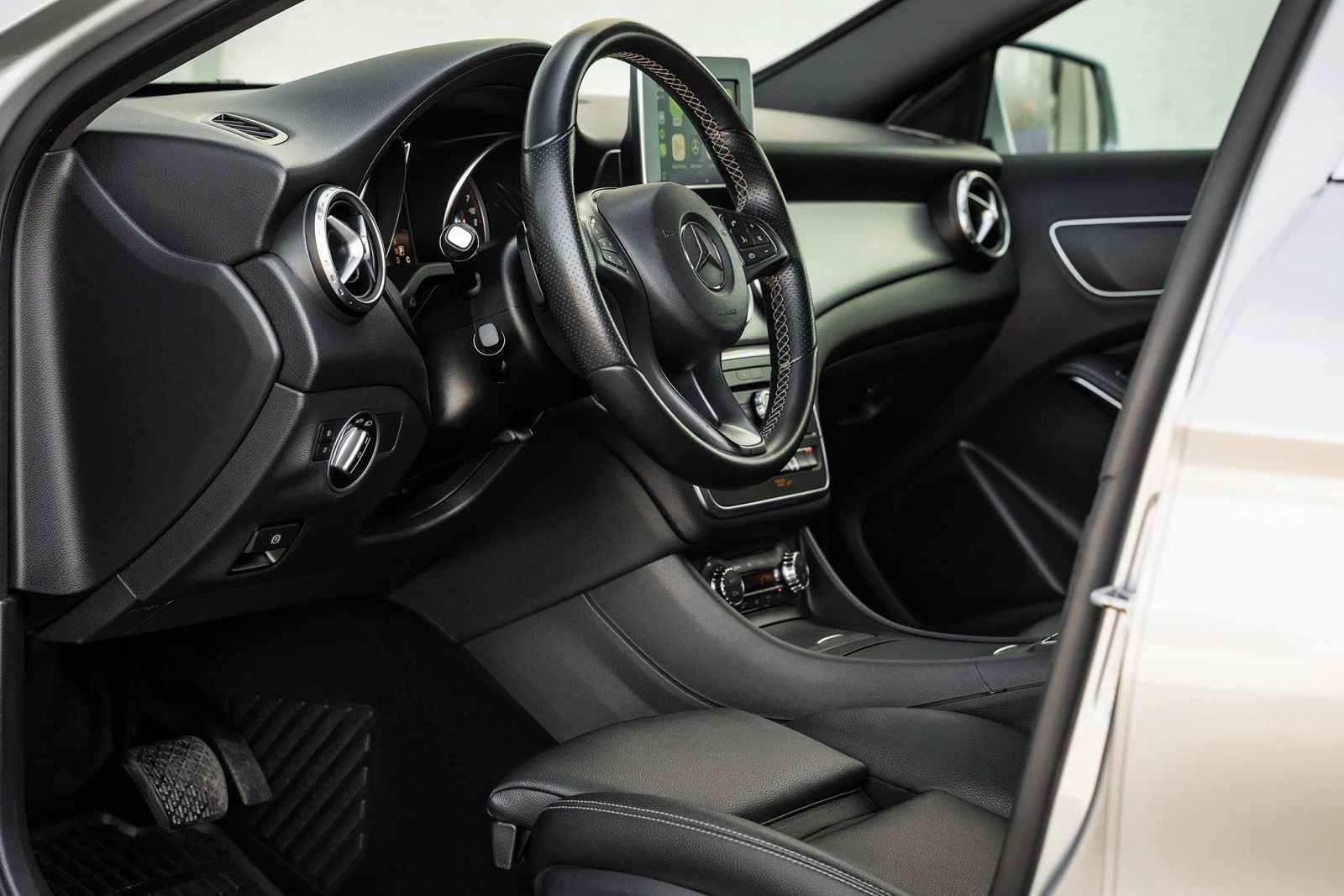 Mercedes-Benz GLA 250 GLA 250, снимка 7 - Автомобили и джипове - 54031347