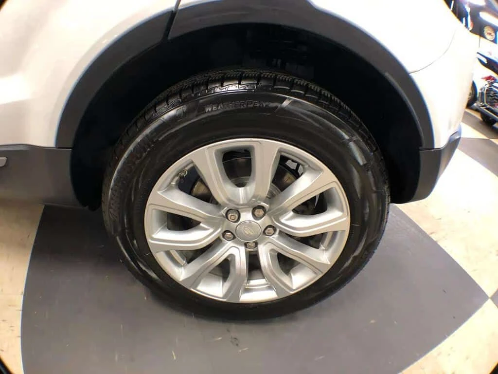 Land Rover Range Rover Evoque * SE AWD LEATHER PAN/ROOF NAV B/SPOT L/ASSIST CAME, снимка 11 - Автомобили и джипове - 54093983