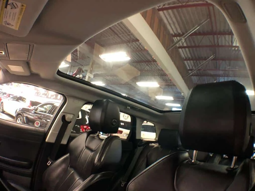 Land Rover Range Rover Evoque * SE AWD LEATHER PAN/ROOF NAV B/SPOT L/ASSIST CAME, снимка 17 - Автомобили и джипове - 54093983