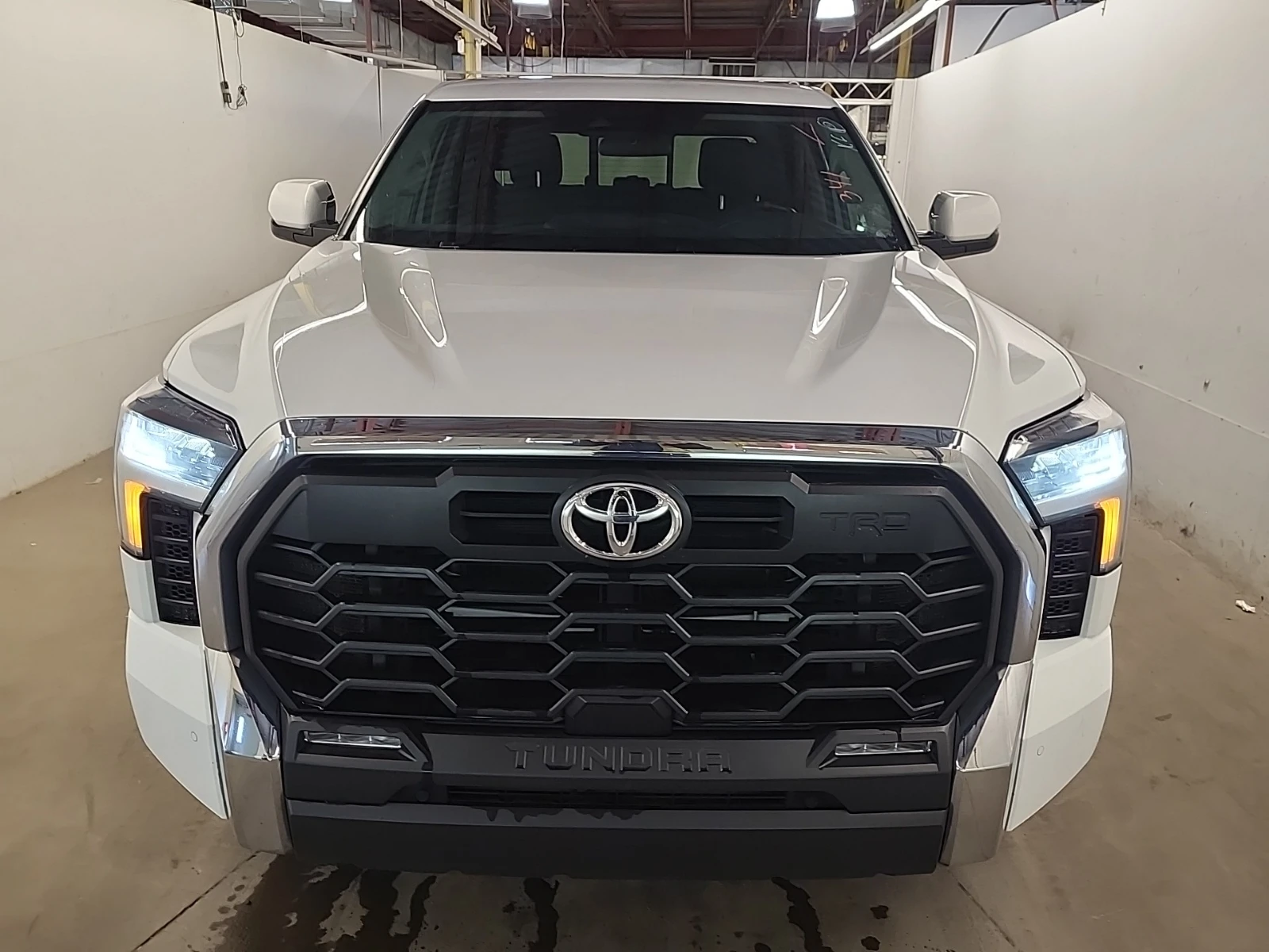 Toyota Tundra 4WD SR5 Double Cab, снимка 3 - Автомобили и джипове - 54477151