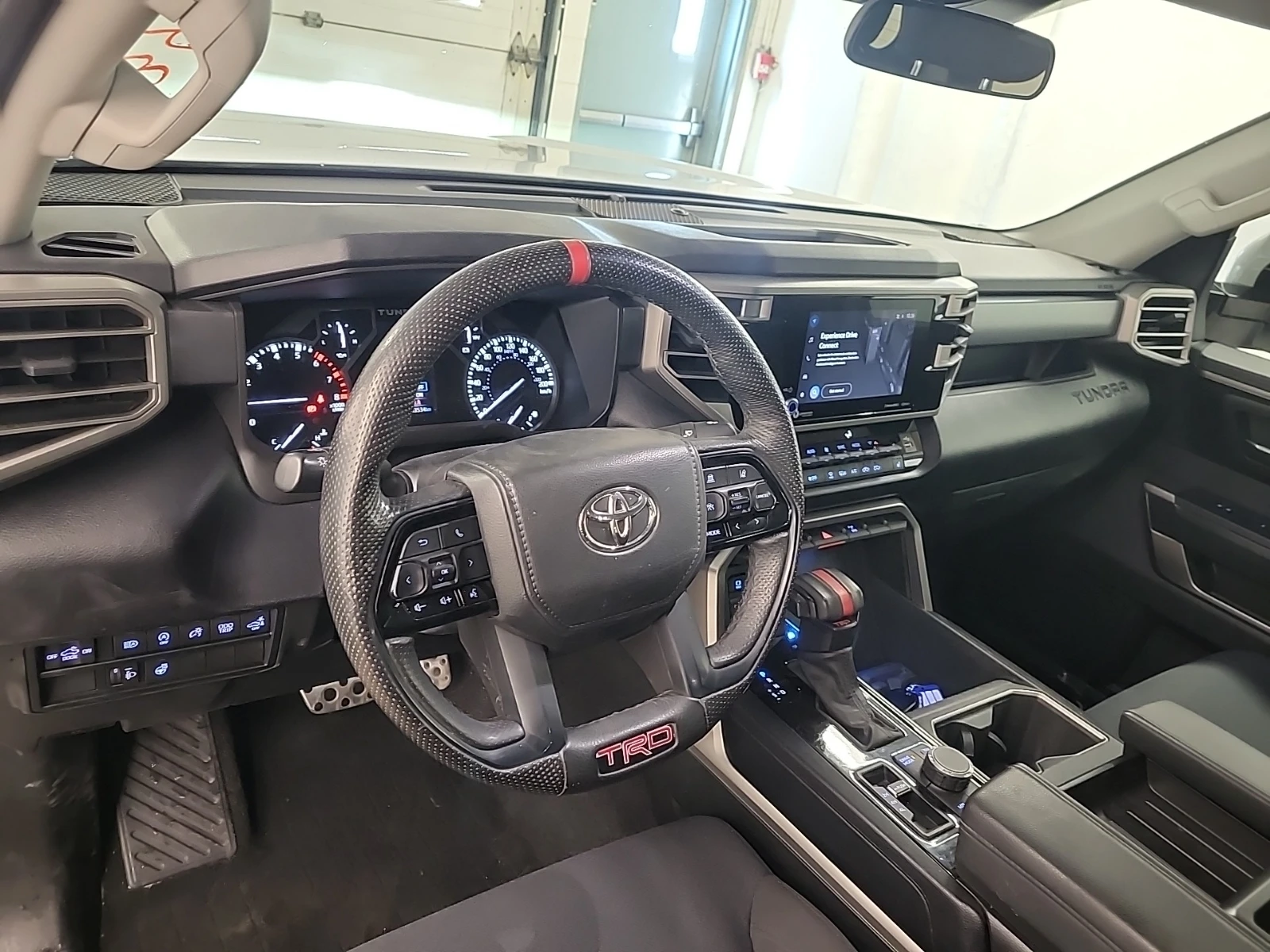 Toyota Tundra 4WD SR5 Double Cab, снимка 12 - Автомобили и джипове - 54477151