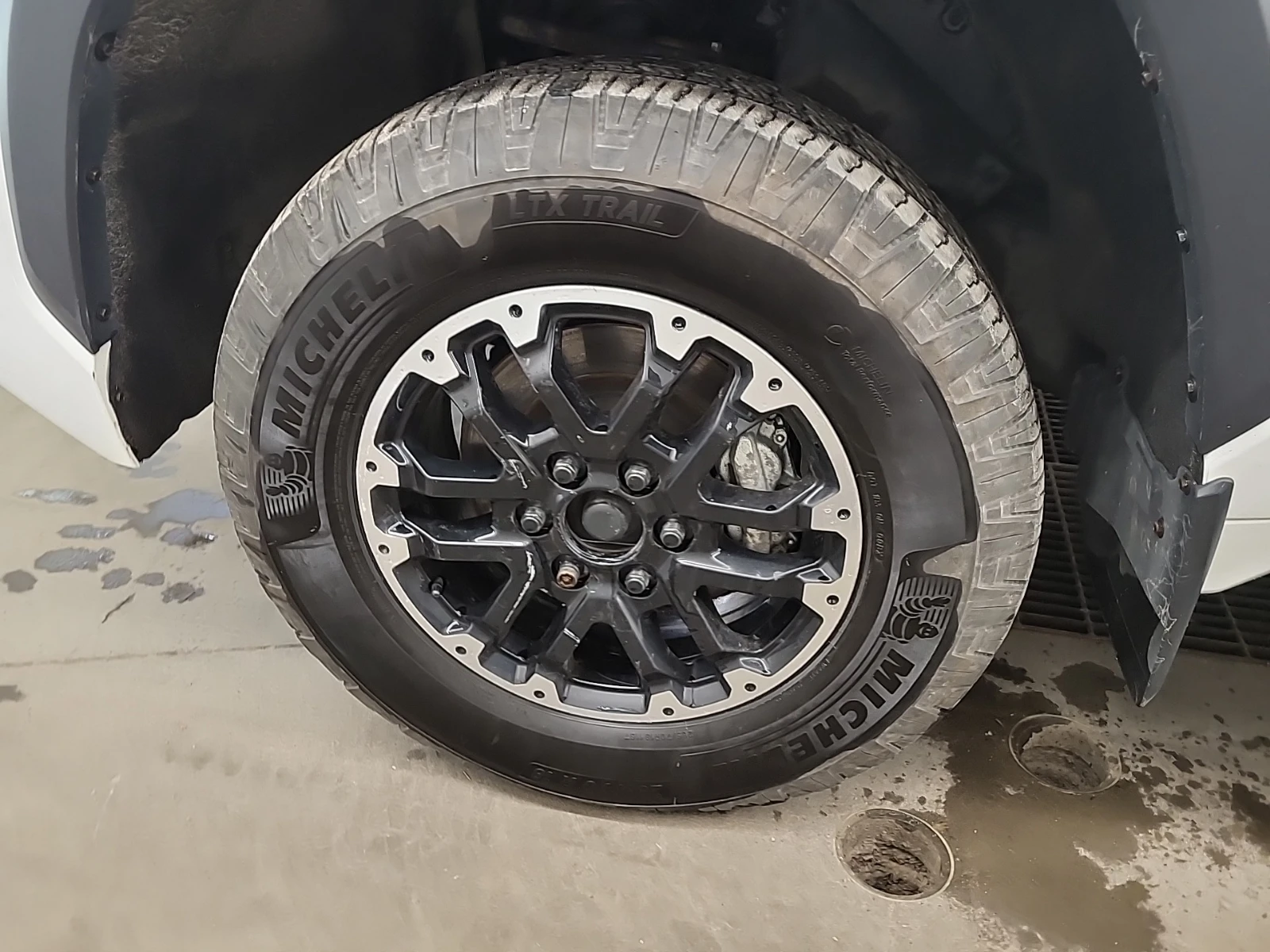 Toyota Tundra 4WD SR5 Double Cab, снимка 8 - Автомобили и джипове - 54477151