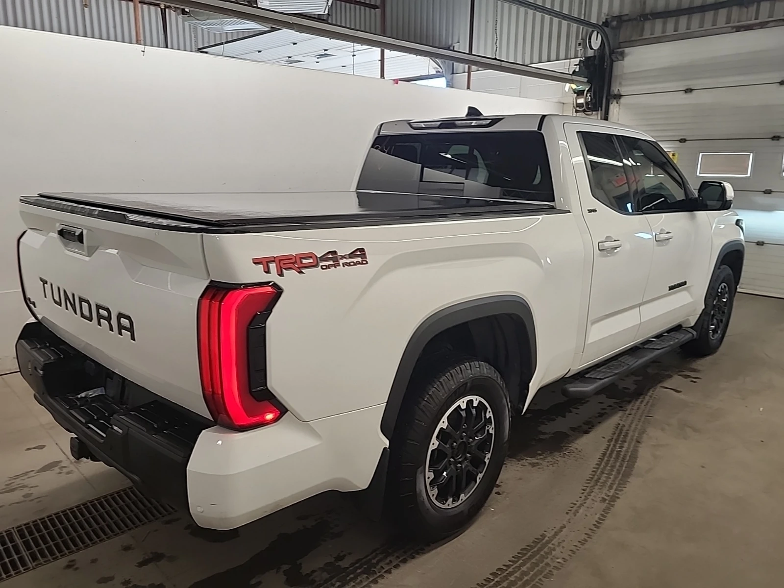 Toyota Tundra 4WD SR5 Double Cab, снимка 5 - Автомобили и джипове - 54477151