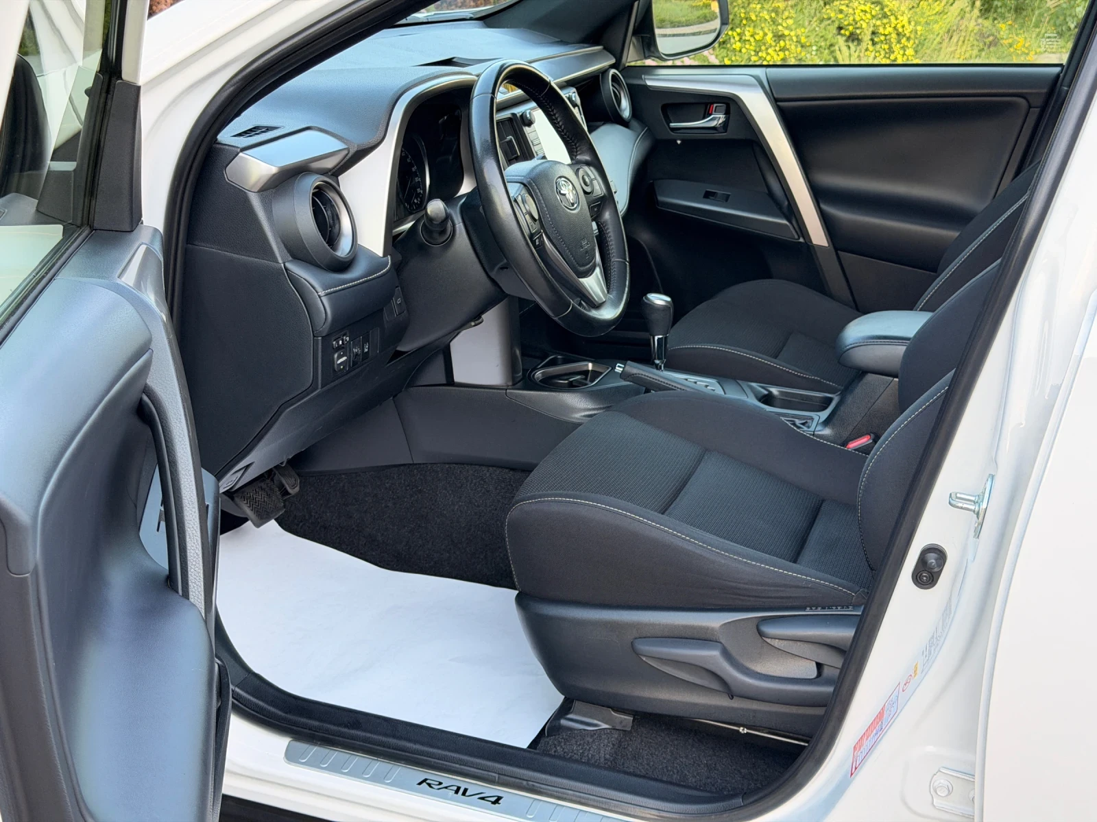 Toyota Rav4 FACE-2.5HYBRID-KEYLESS-КАМЕРА-УНИКАЛНА-2018Г, снимка 9 - Автомобили и джипове - 54703510