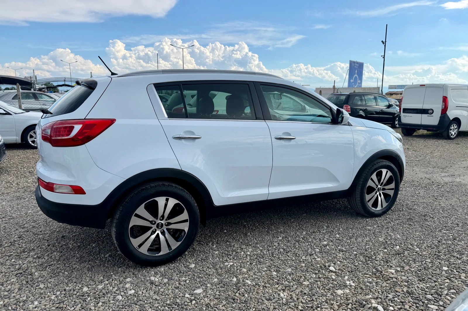 Kia Sportage 1.7 CRDI , снимка 4 - Автомобили и джипове - 54840768