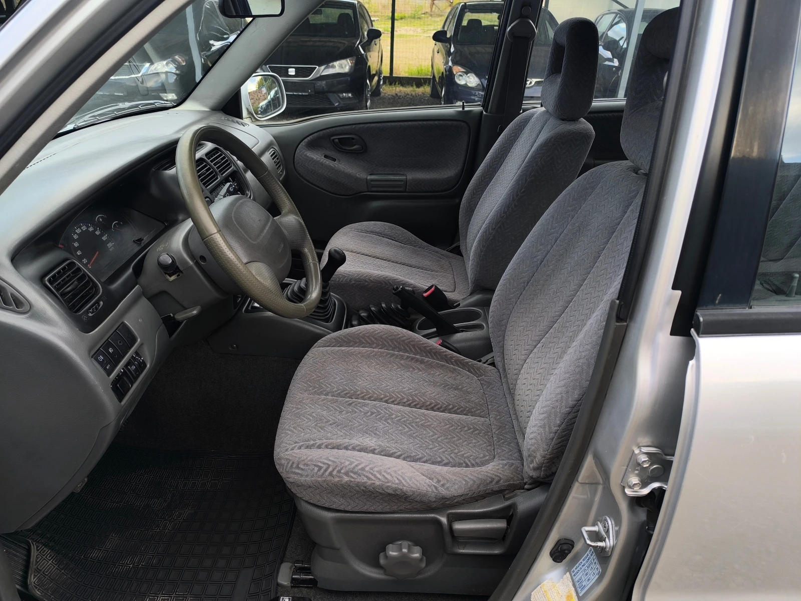 Suzuki Grand vitara -2.0HDI-110кс-4х4-КЛИМАТИК-ОТЛИЧНА !!!, снимка 9 - Автомобили и джипове - 56200758