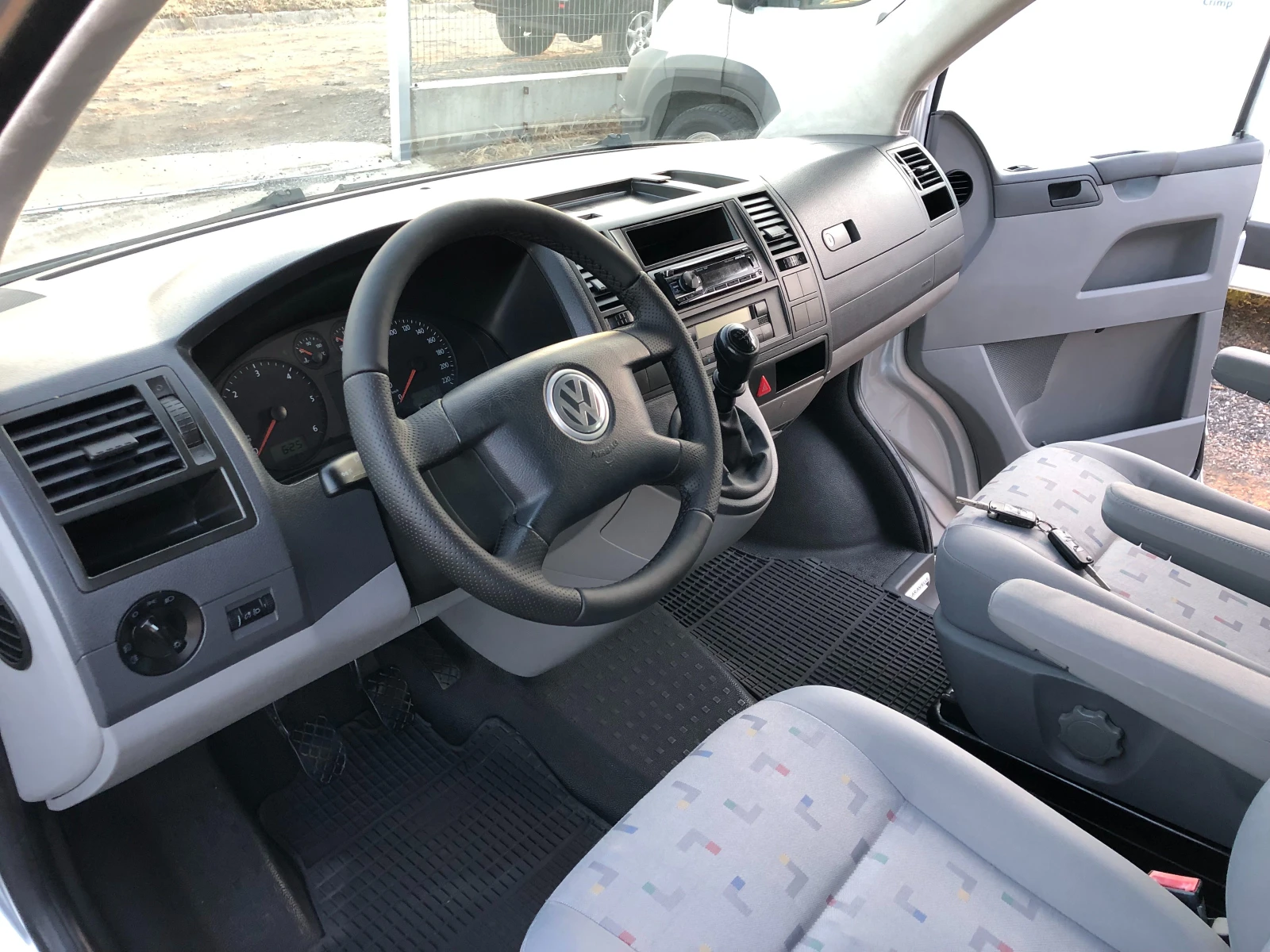 VW Caravelle ITALIA - изображение 9