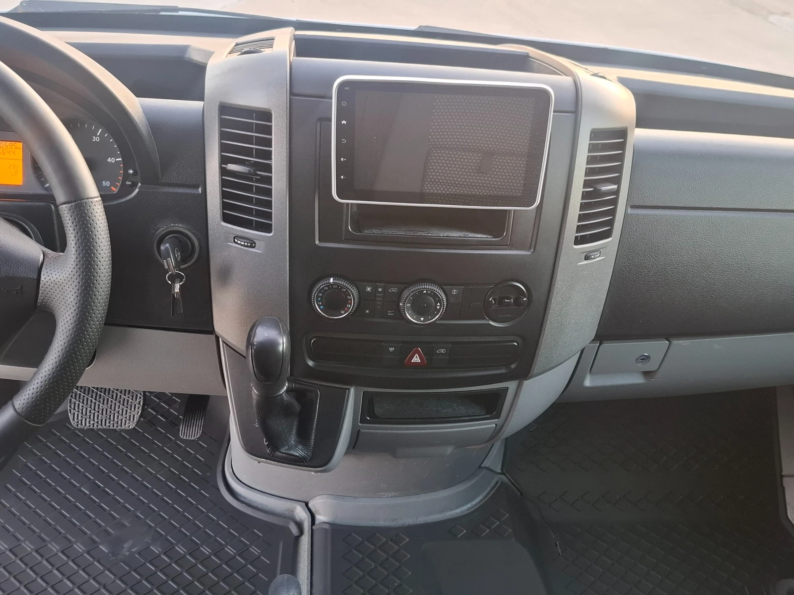 Mercedes-Benz Sprinter 318 Maxi/4.53m/Клима - изображение 8