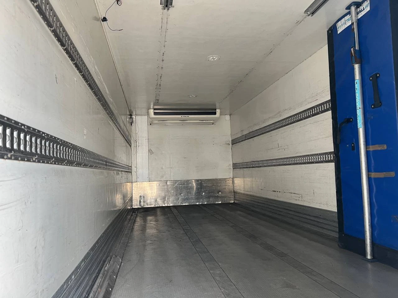 Volvo Fm 410 E6 ThermoKing UT800, снимка 9 - Камиони - 56272579