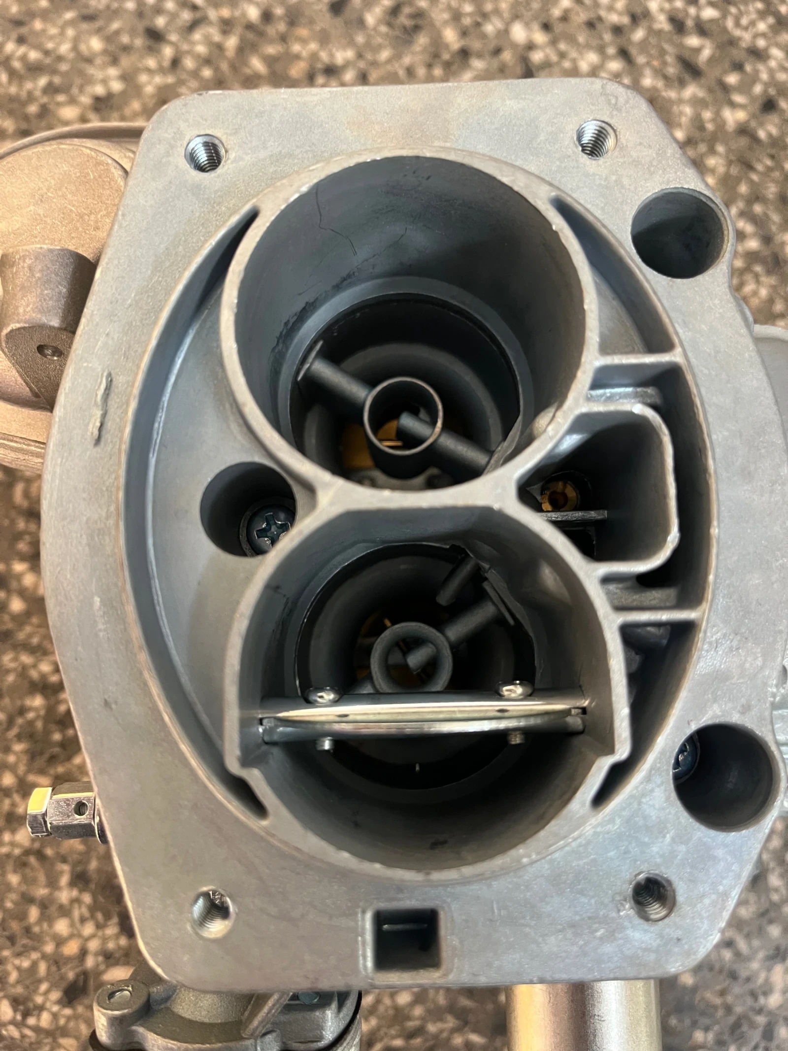        .2101/2107/2121/21213 | Mobile.bg   4