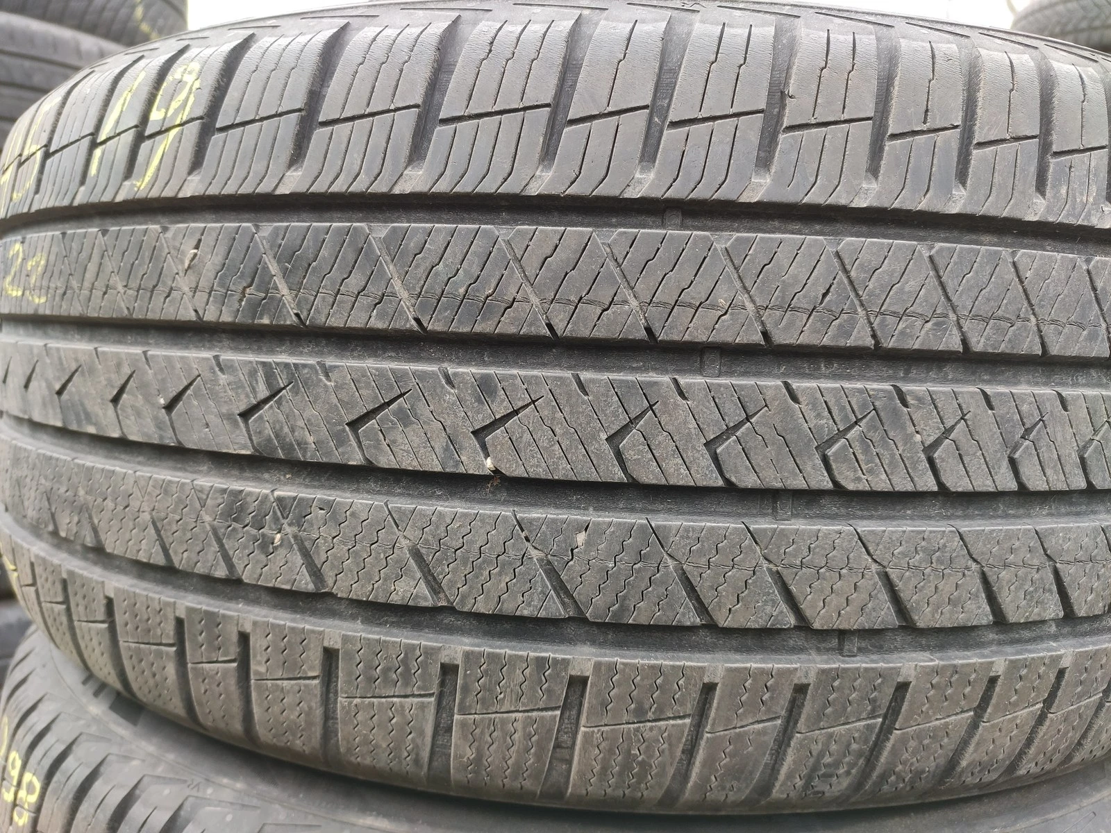 Гуми Всесезонни 255/45R19