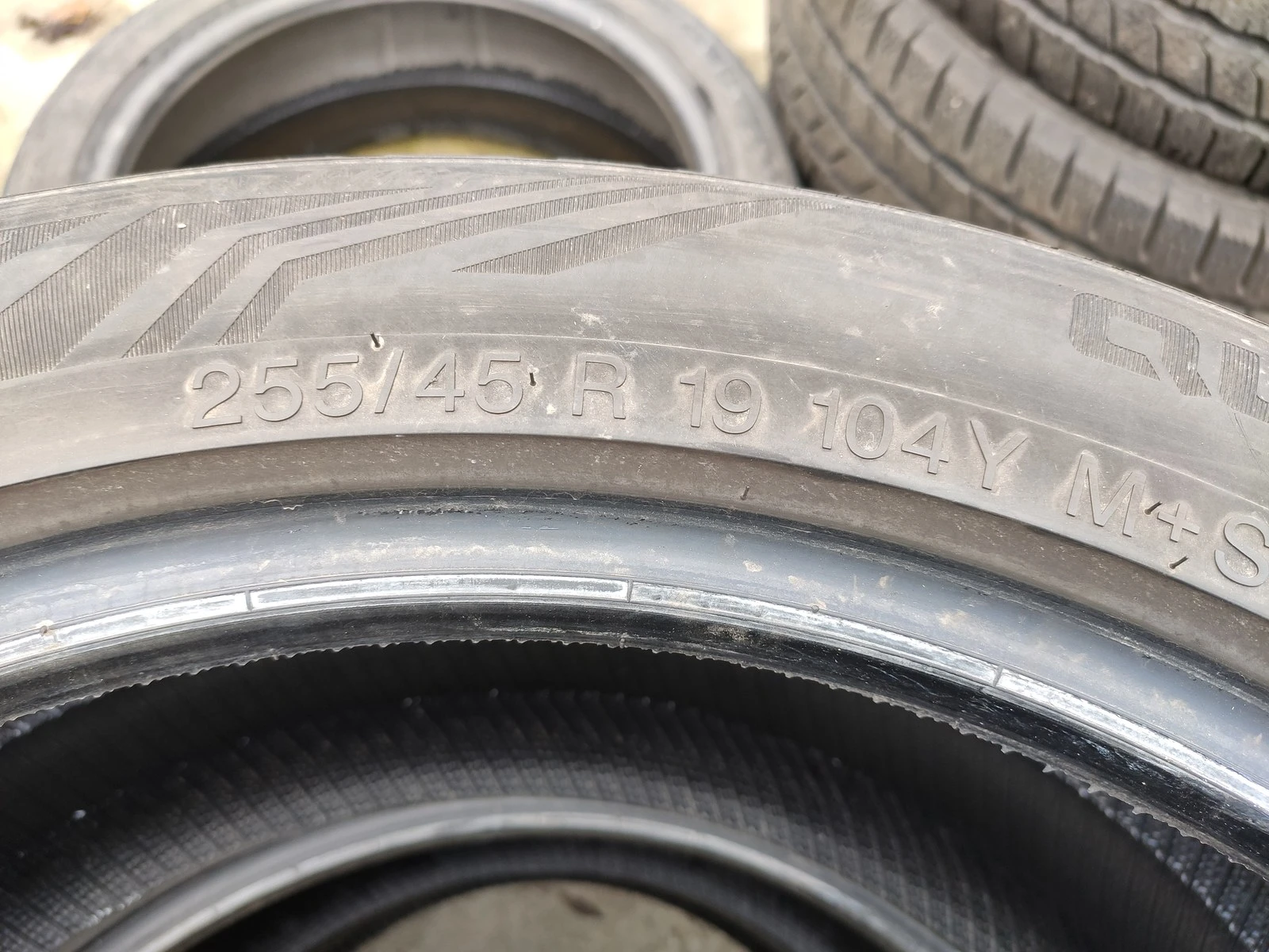 Гуми Всесезонни 255/45R19, снимка 6 - Гуми и джанти - 56725167