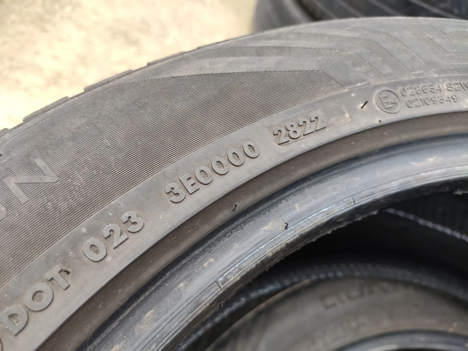 Гуми Всесезонни 255/45R19, снимка 8 - Гуми и джанти - 56725167