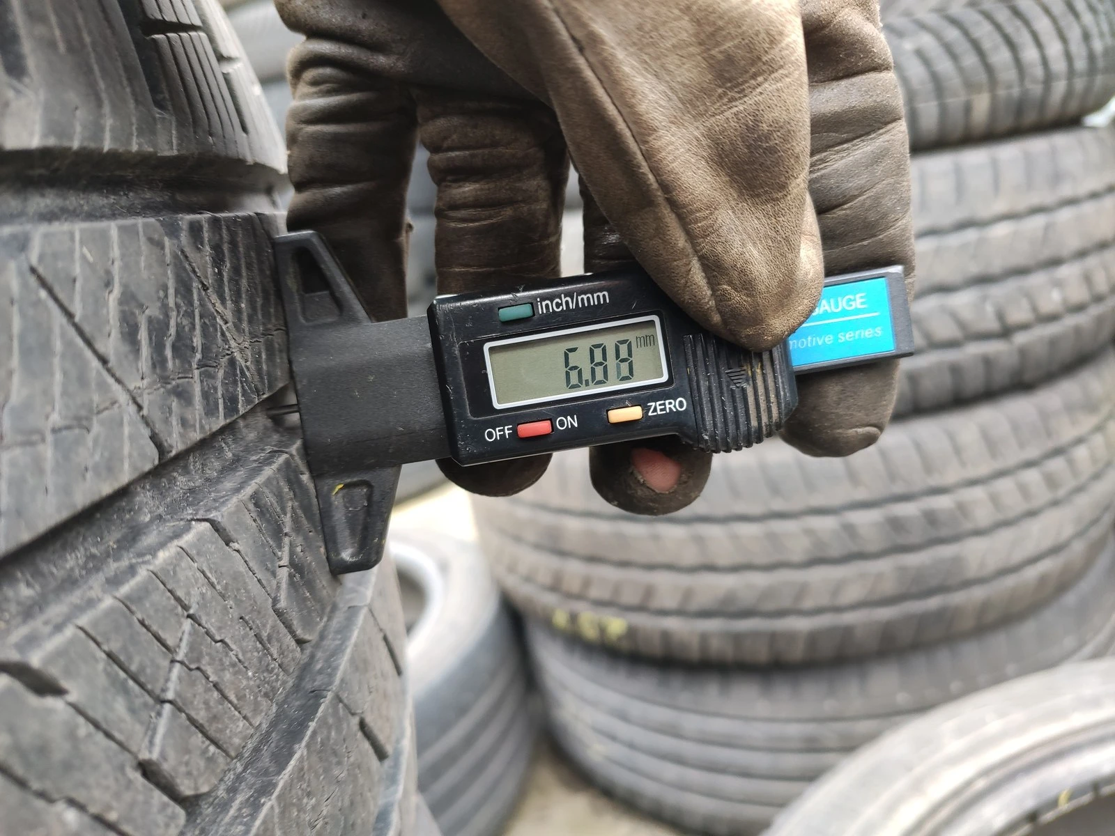 Гуми Всесезонни 255/45R19, снимка 5 - Гуми и джанти - 56725167
