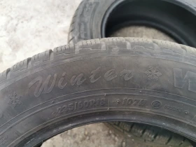 Гуми Зимни 235/60R18, снимка 4 - Гуми и джанти - 47820923