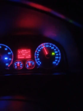 VW Touran 1.6/102кс, снимка 8