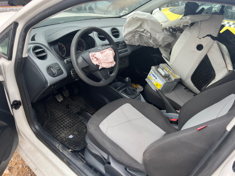 Seat Ibiza 1.2i, снимка 5 - Автомобили и джипове - 38910123