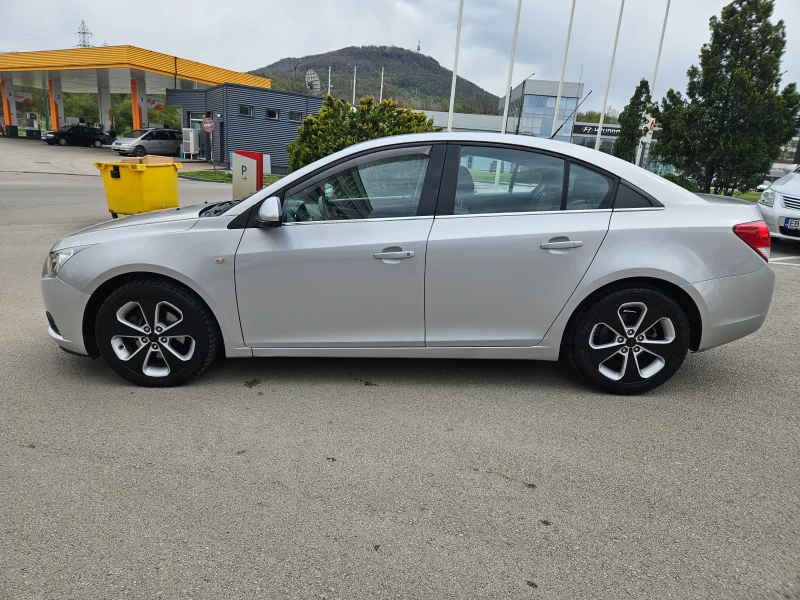 Chevrolet Cruze 2.0 перфектен , снимка 7 - Автомобили и джипове - 49847883