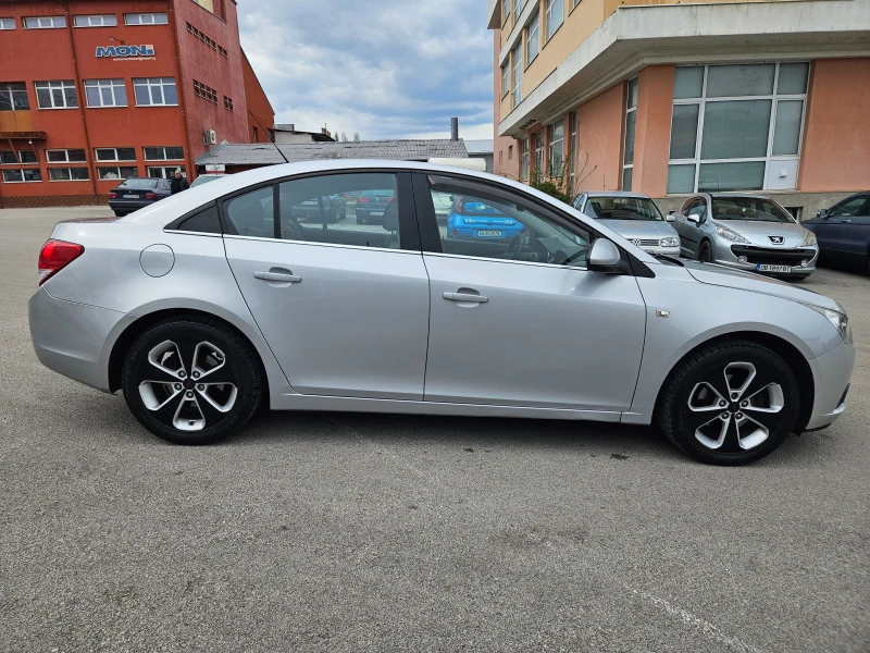 Chevrolet Cruze 2.0 перфектен , снимка 3 - Автомобили и джипове - 49847883