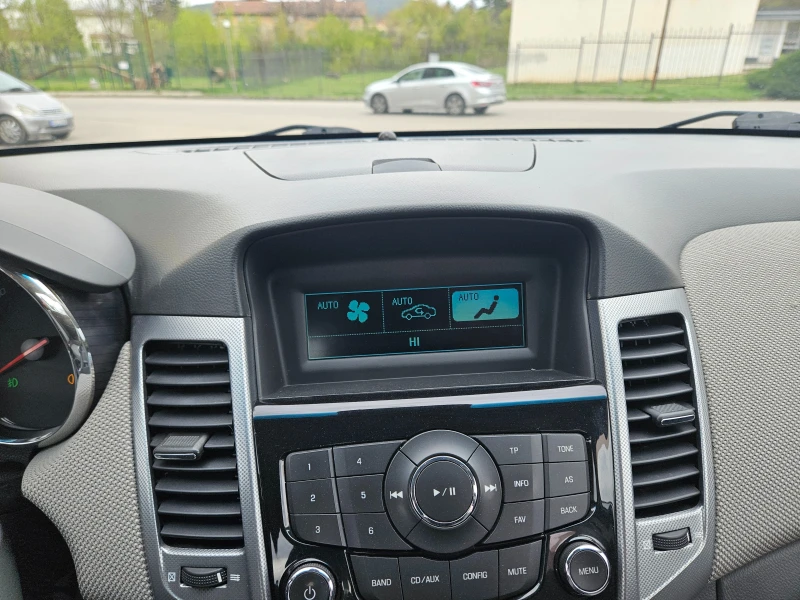 Chevrolet Cruze 2.0 перфектен , снимка 14 - Автомобили и джипове - 49847883