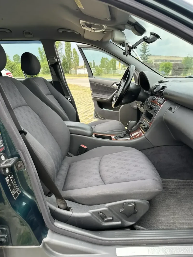 Mercedes-Benz C 240 4х4 , ГАЗ, снимка 12 - Автомобили и джипове - 50590734