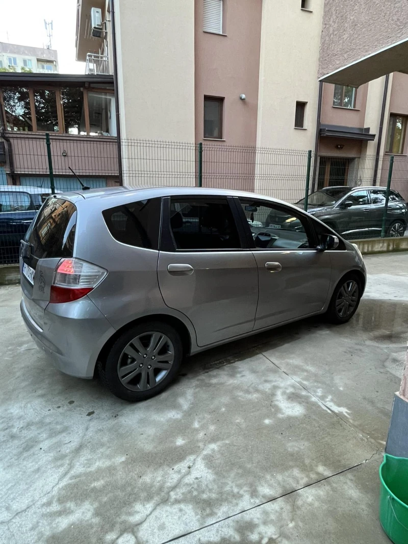 Honda Jazz i-VTEC, снимка 3 - Автомобили и джипове - 52235680