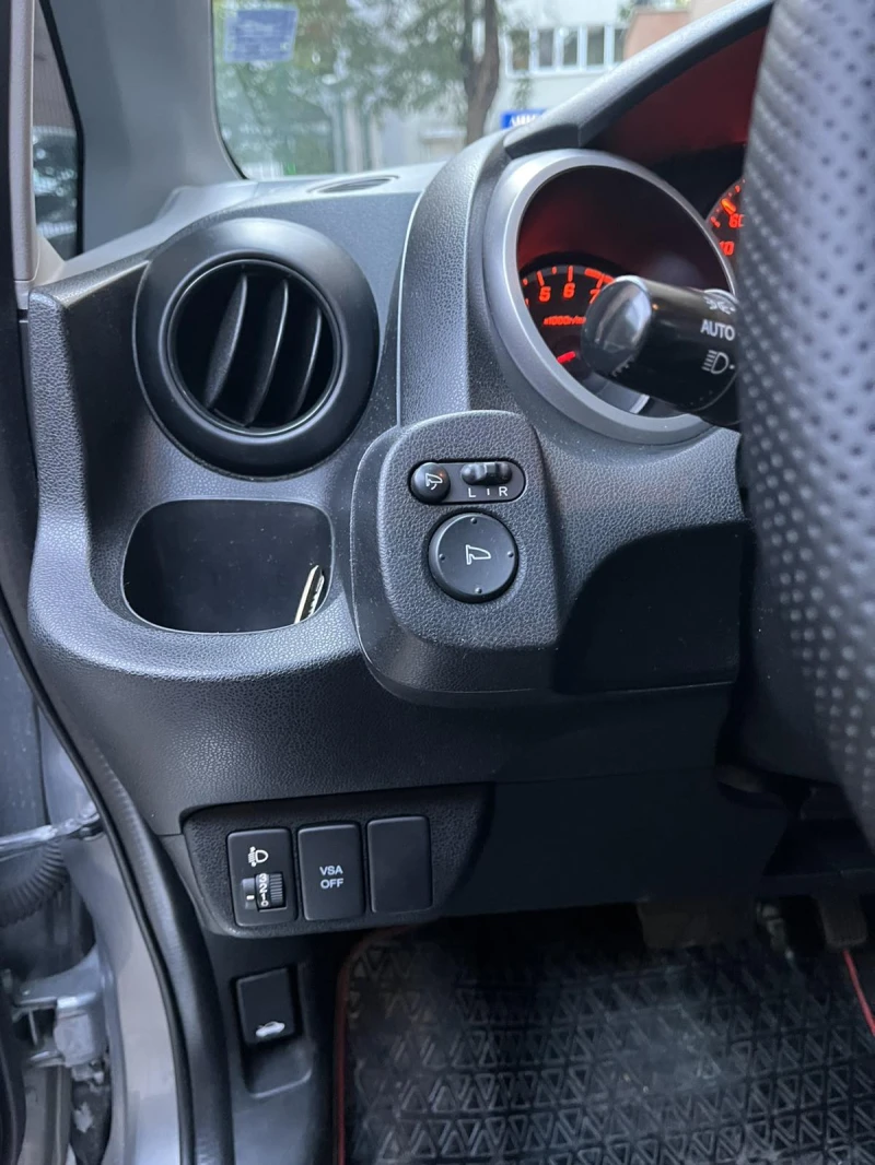 Honda Jazz i-VTEC, снимка 11 - Автомобили и джипове - 52235680