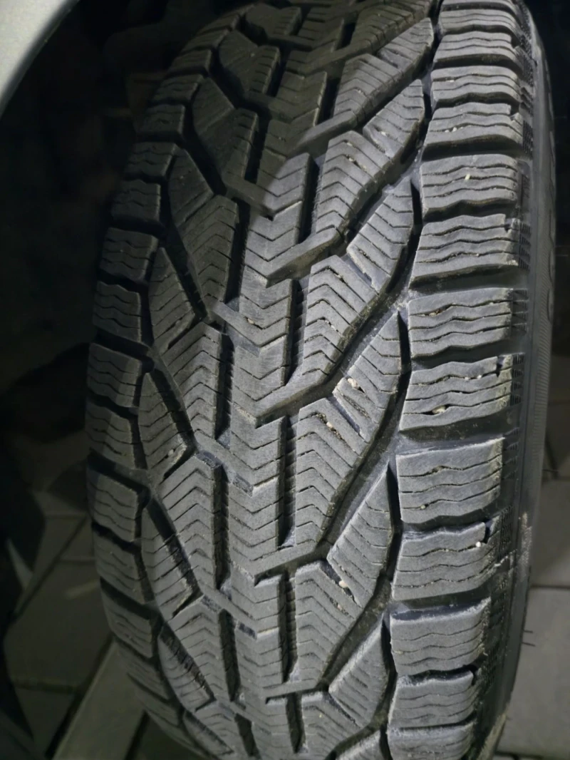 Mercedes-Benz E 250, снимка 11 - Автомобили и джипове - 53223796