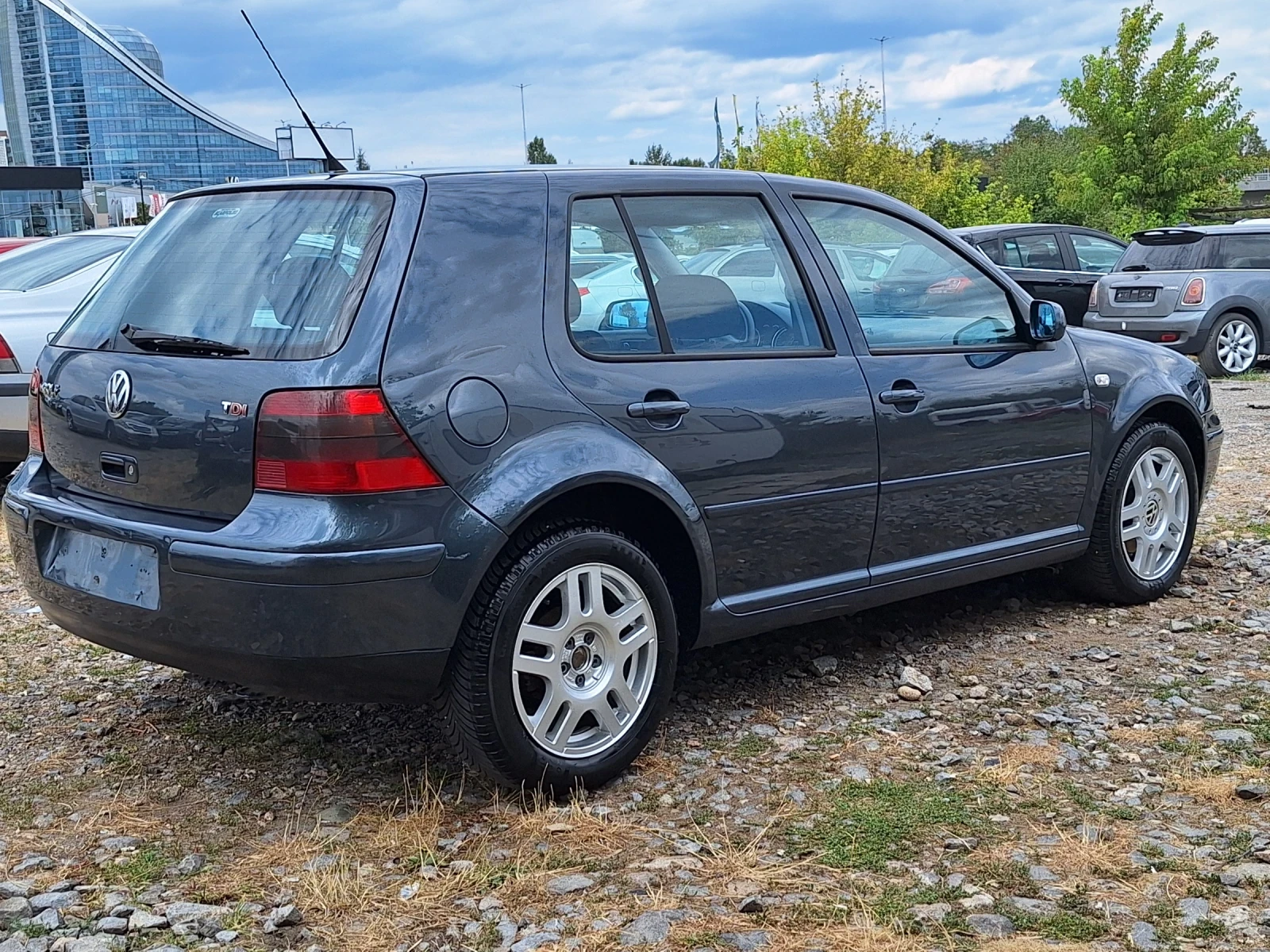 VW Golf 1.9TDI* 101kc* Highline - изображение 4