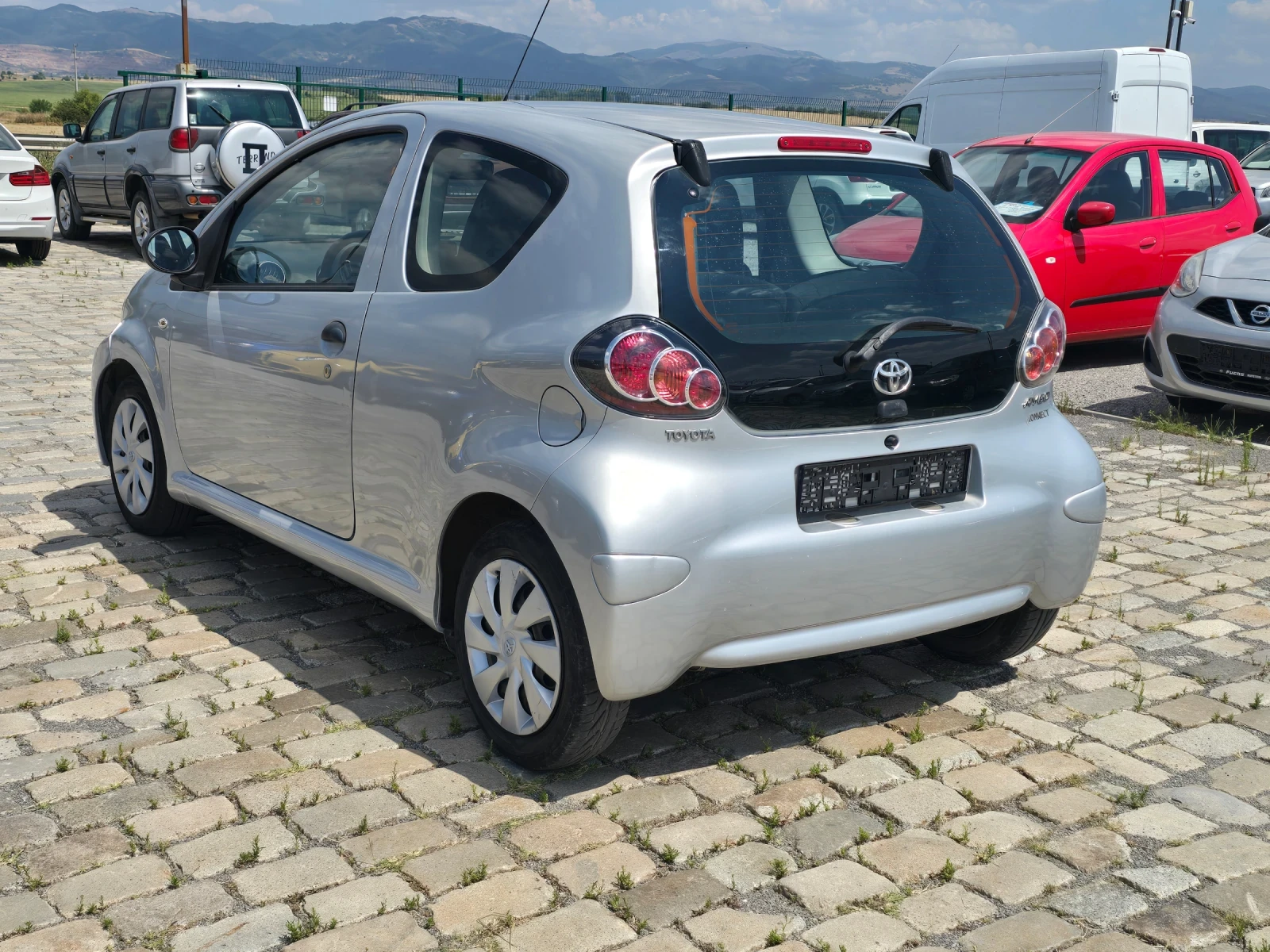 Toyota Aygo 1.0i 68кс EURO 5B ИТАЛИЯ - изображение 6