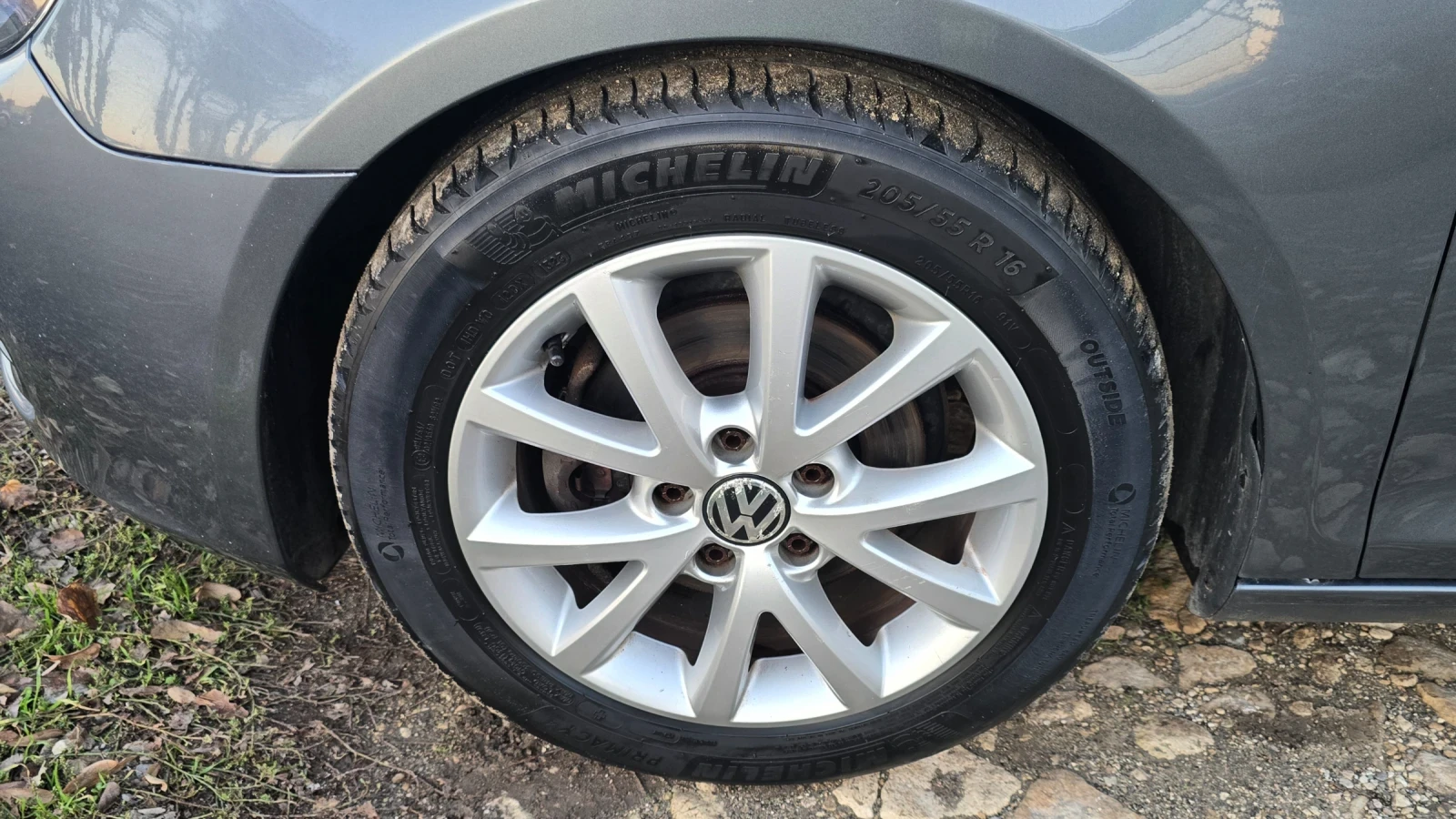 VW Golf 1.6TDI* NAVI - изображение 9