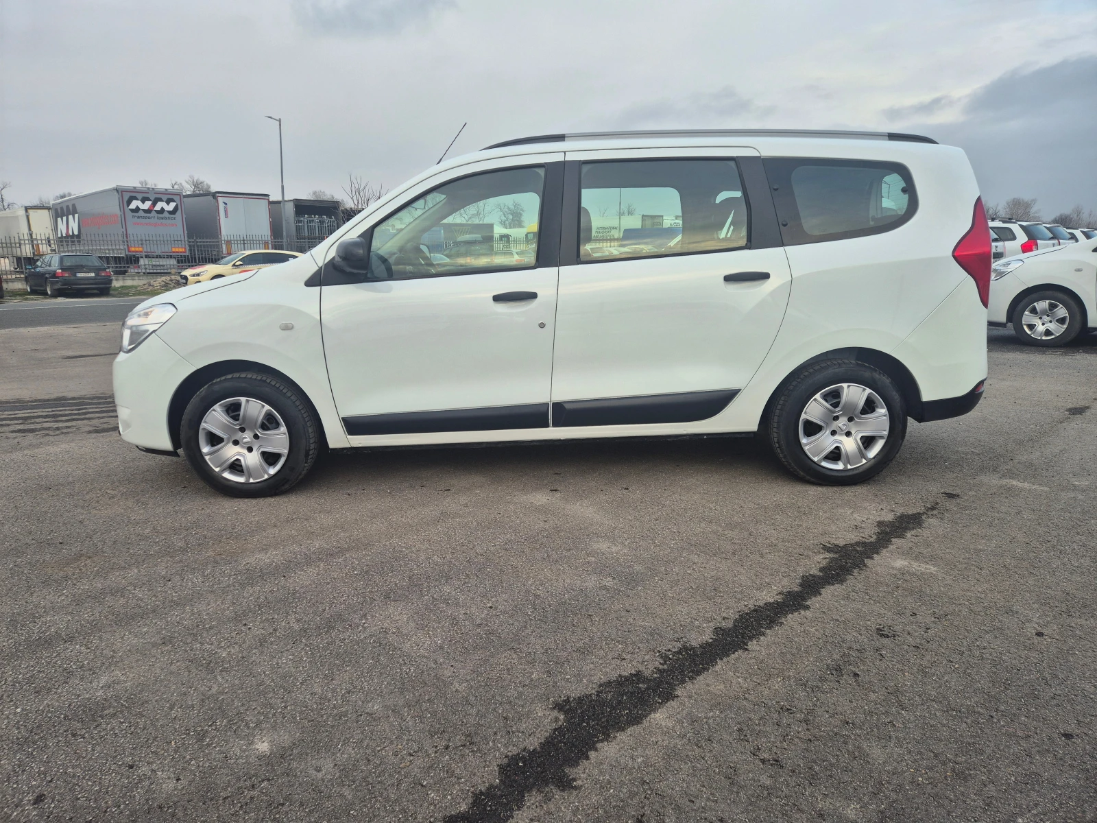 Dacia Lodgy 7-места 1, 5-DCI - изображение 2
