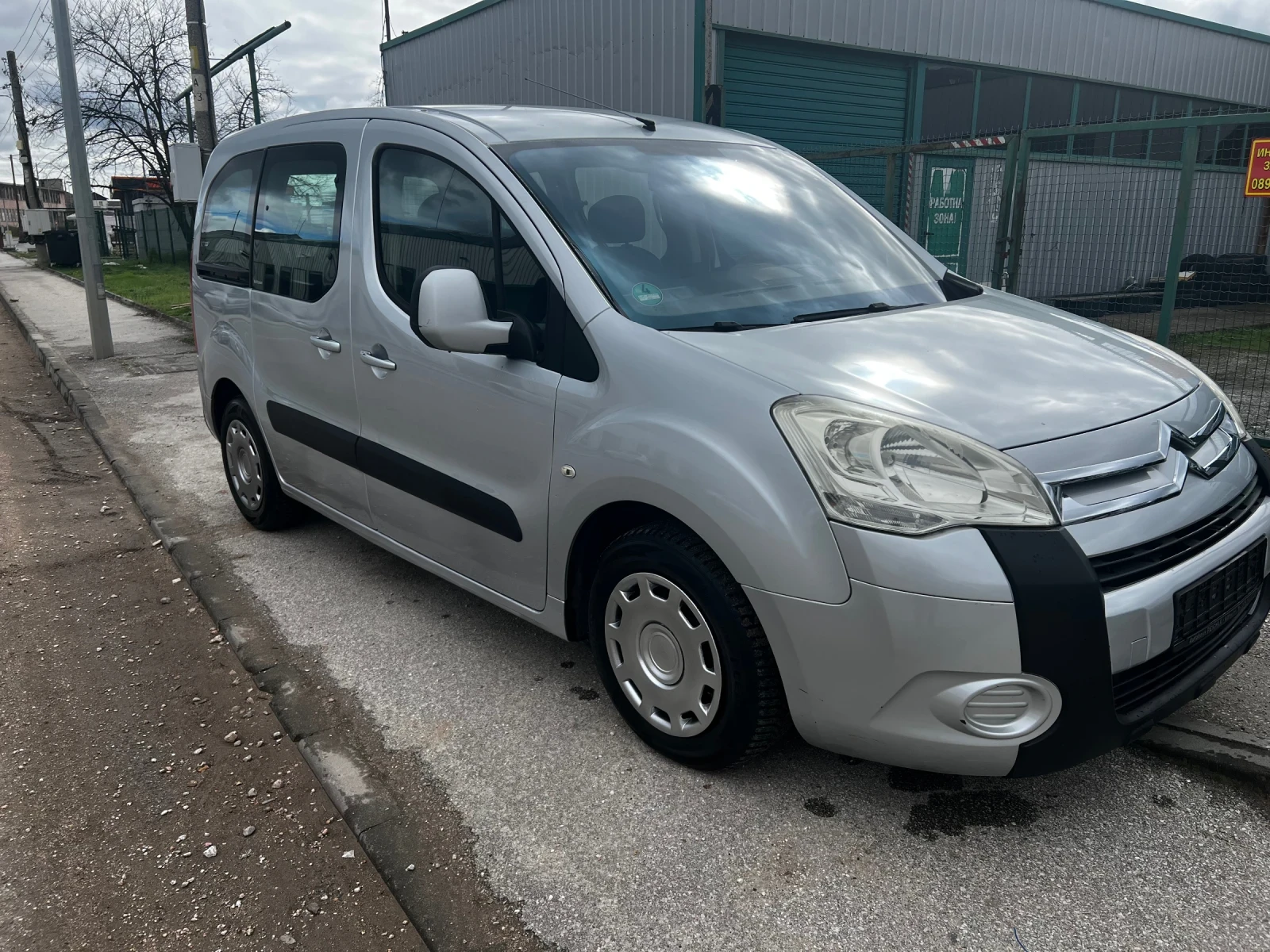 Citroen Berlingo 1.6D, снимка 3 - Автомобили и джипове - 54216323