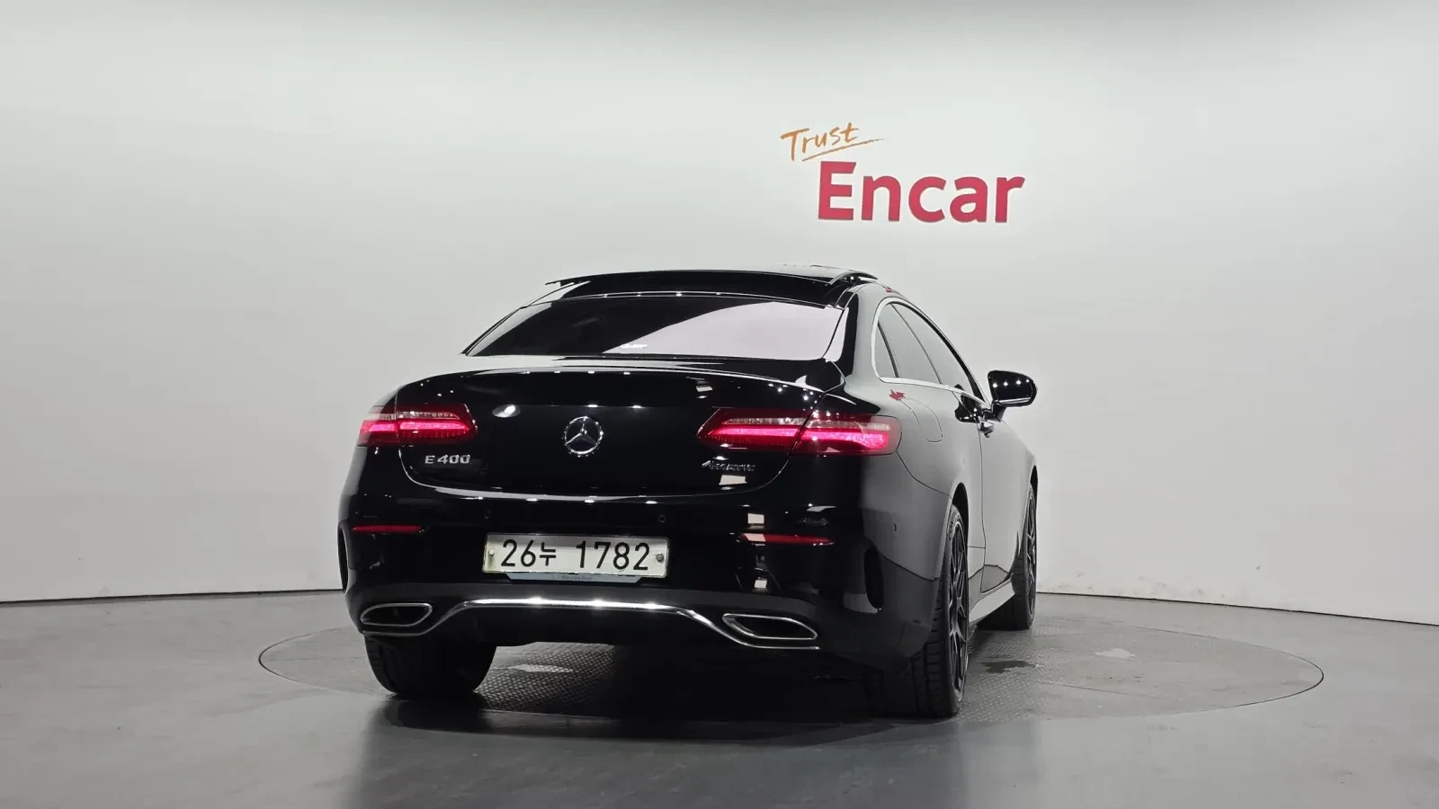 Mercedes-Benz E 400 AMG line/Head up/360 Cam/Подгрев/Обдух/, снимка 4 - Автомобили и джипове - 54766216