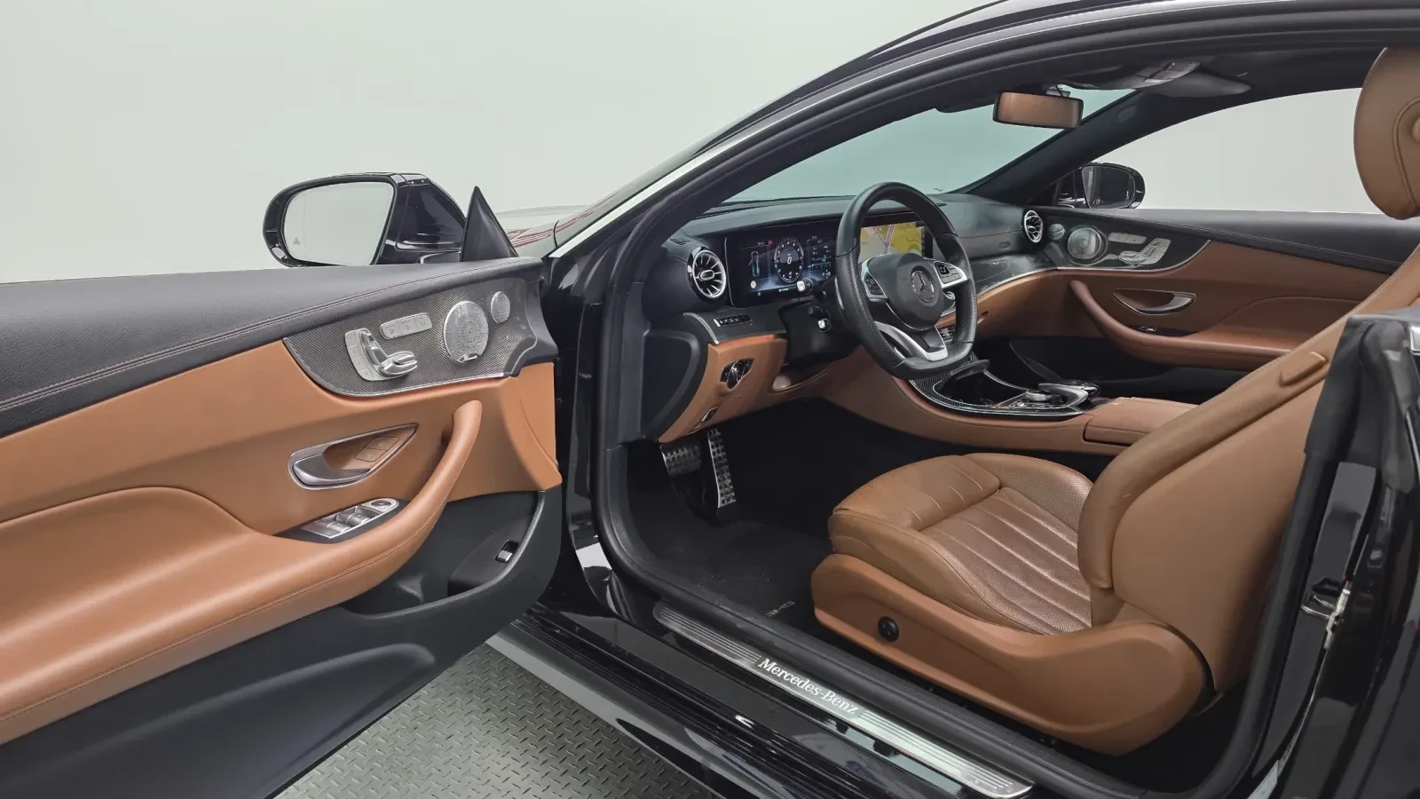 Mercedes-Benz E 400 AMG line/Head up/360 Cam/Подгрев/Обдух/, снимка 7 - Автомобили и джипове - 54766216