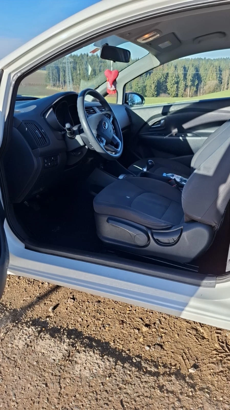Kia Rio, снимка 2 - Автомобили и джипове - 55179347