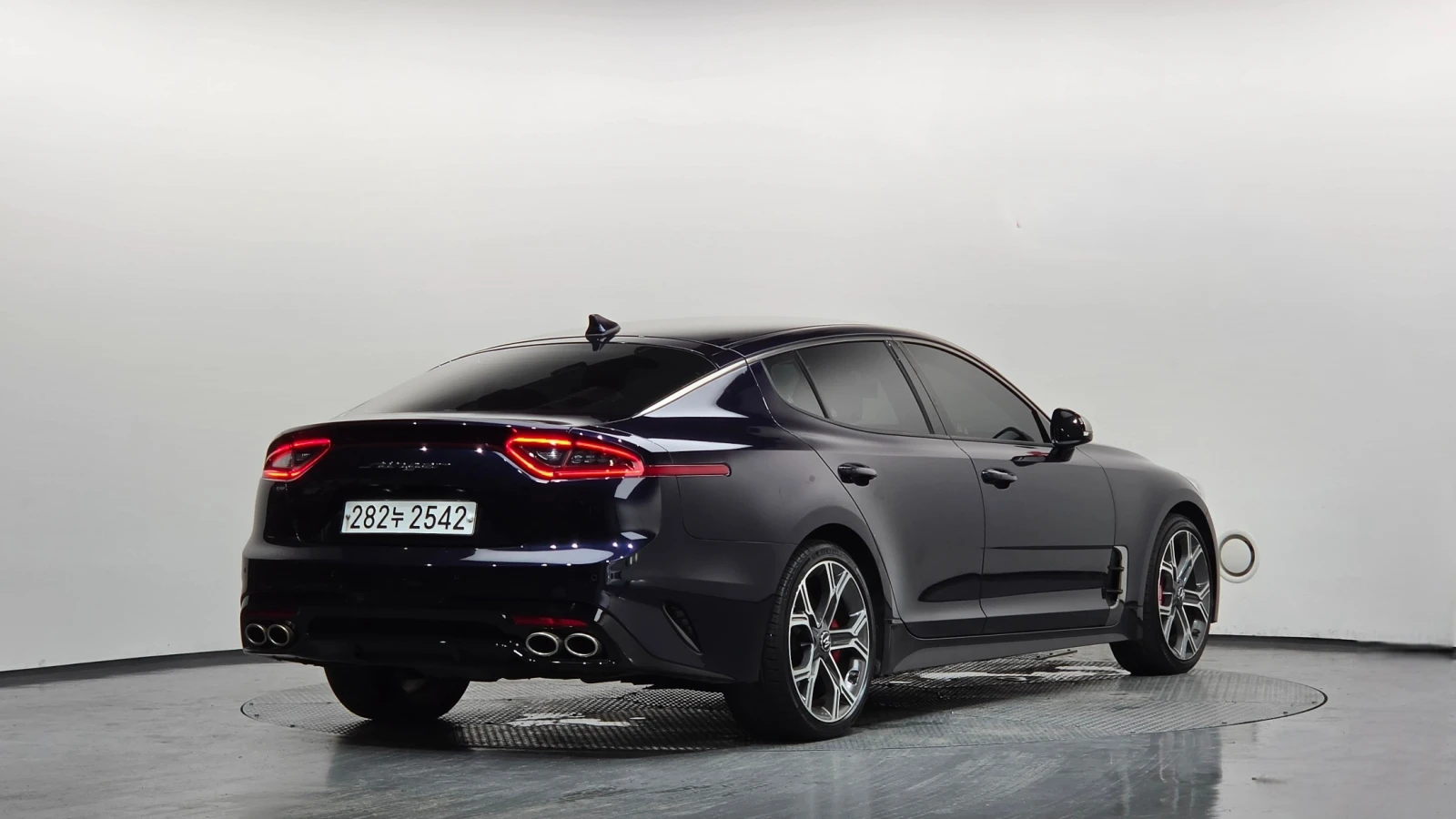 Kia Stinger 2WD Platinum Disi/LineAssist/Обдухване, снимка 2 - Автомобили и джипове - 55189656
