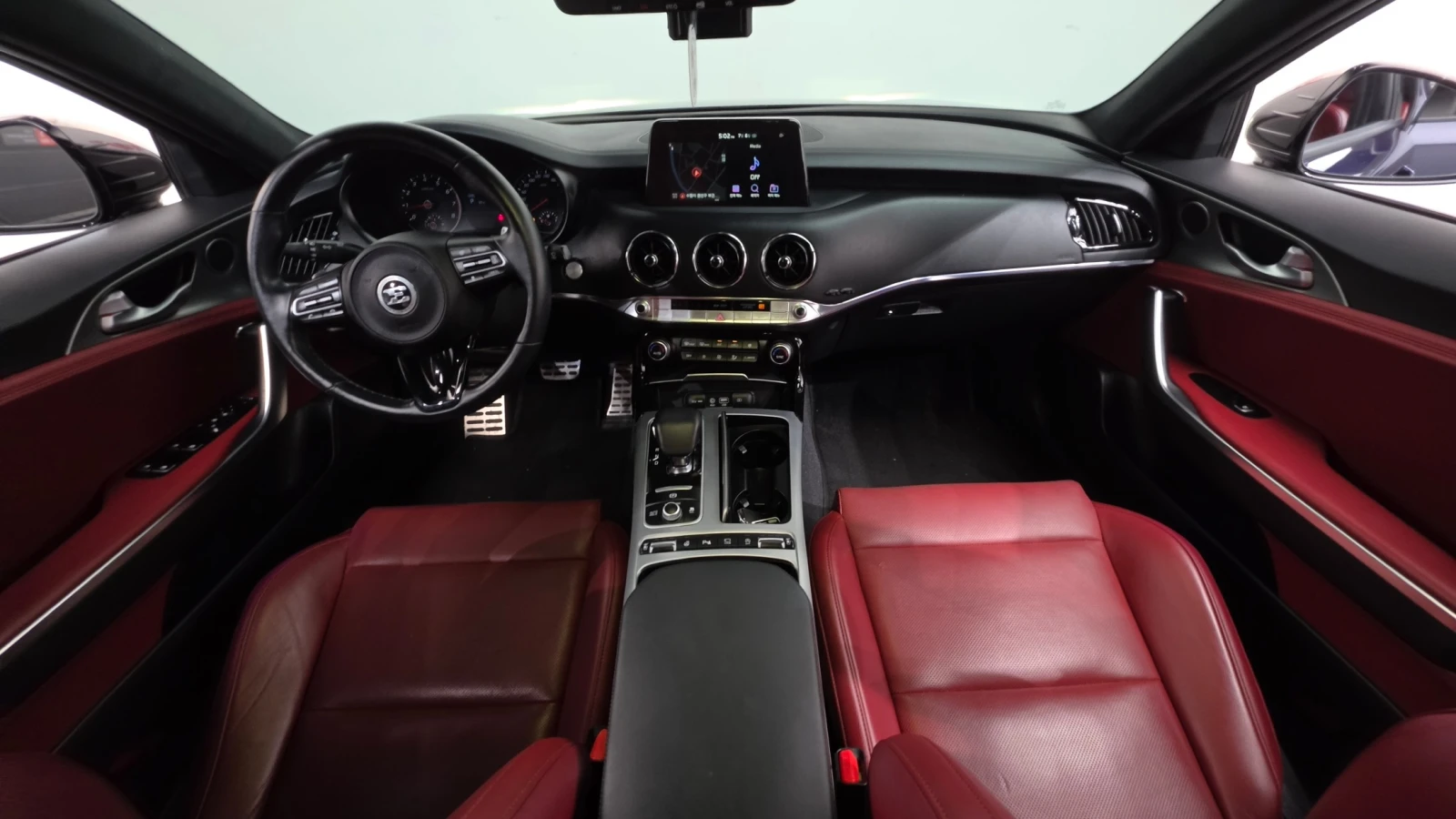 Kia Stinger 2WD Platinum Disi/LineAssist/Обдухване, снимка 6 - Автомобили и джипове - 55189656