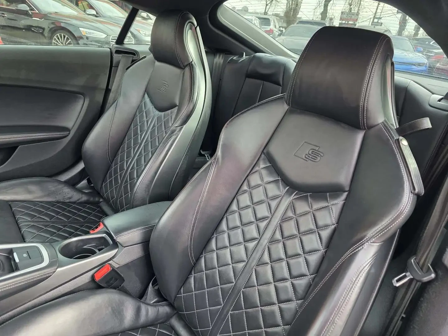 Audi Tt S-Line* Quattro* АвтоКредит* (ЦЕНА ДО БГ), снимка 16 - Автомобили и джипове - 55300600