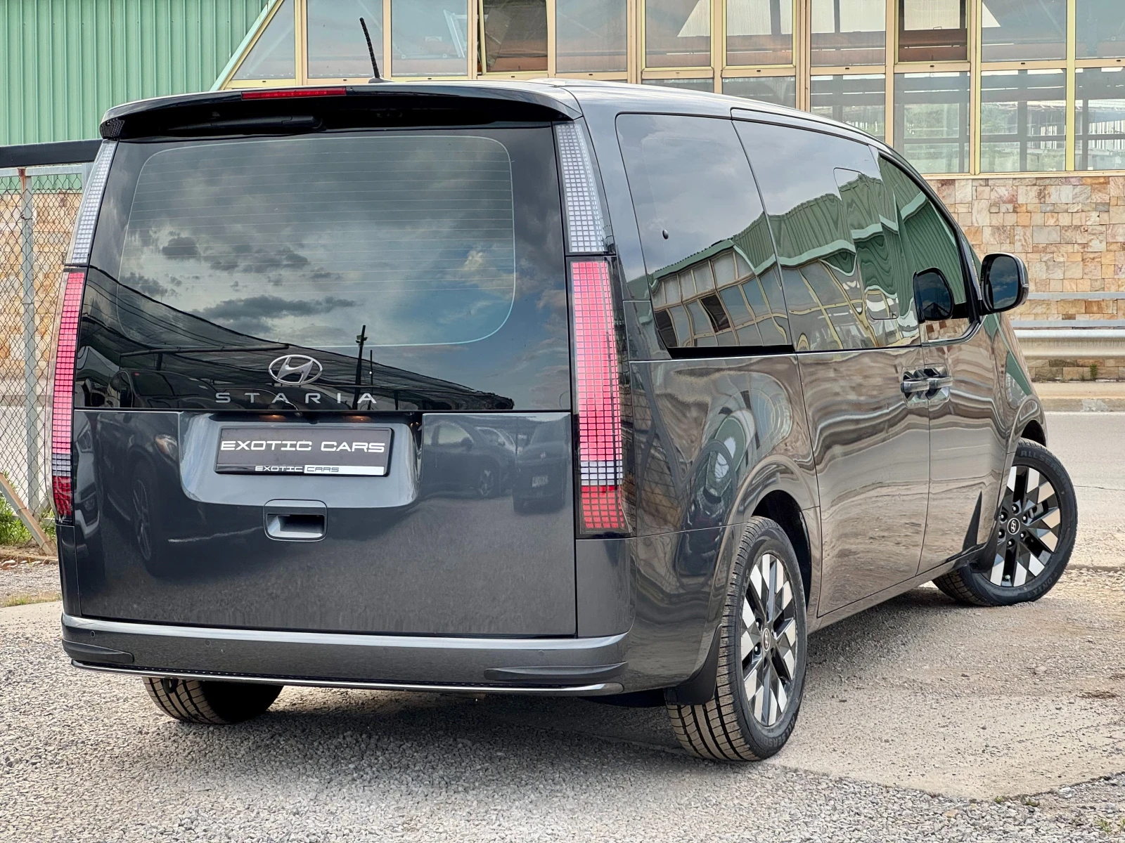 Hyundai Staria 3.5 V6 LPG ! 6+ 1 ! Inspiration ! | Mobile.bg � ����������� 4