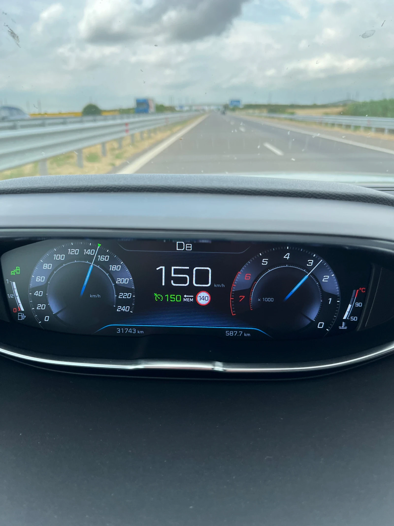 Peugeot 3008 1.2-31000км Gtline, снимка 5 - Автомобили и джипове - 55408980