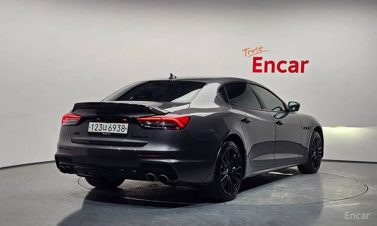 Maserati Quattroporte S* Q4* ОБДУХВАНЕ* ДИСТРОНИК* 360КАМЕРА* , снимка 2 - Автомобили и джипове - 55449860