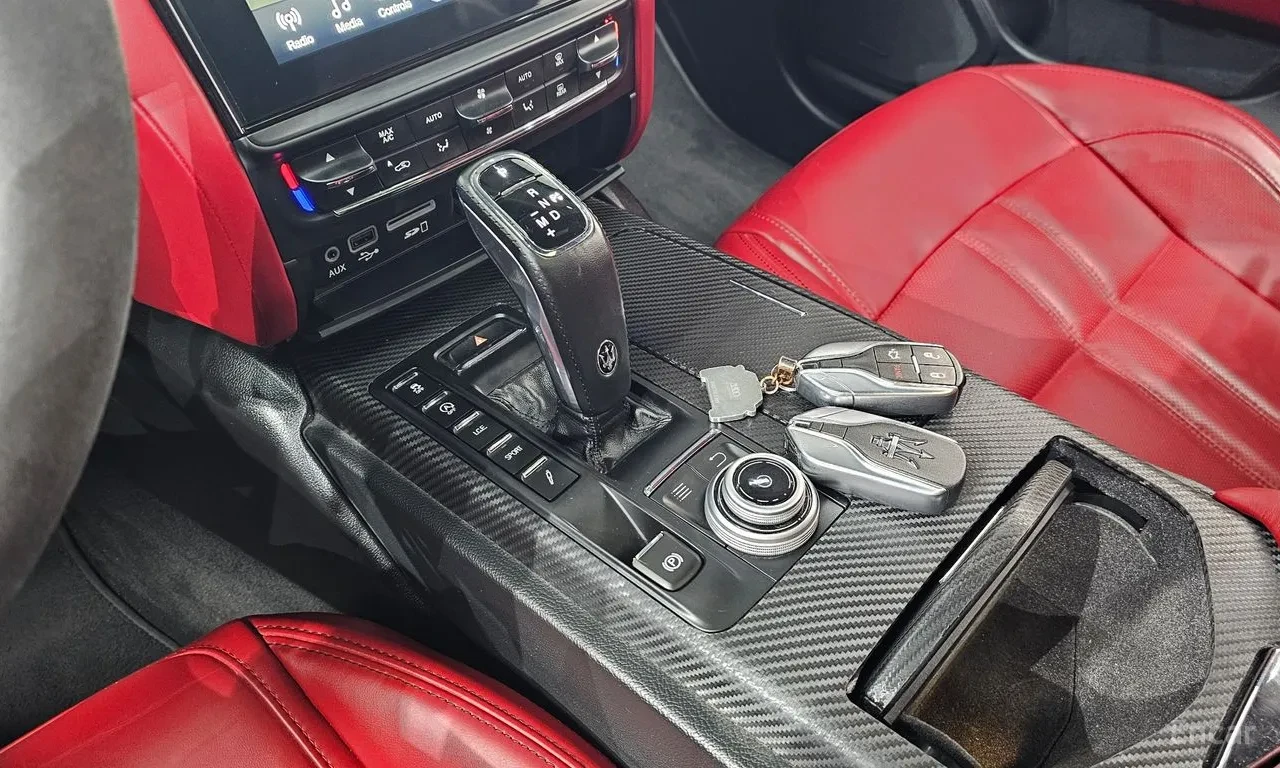 Maserati Quattroporte S* Q4* ОБДУХВАНЕ* ДИСТРОНИК* 360КАМЕРА* , снимка 12 - Автомобили и джипове - 55449860