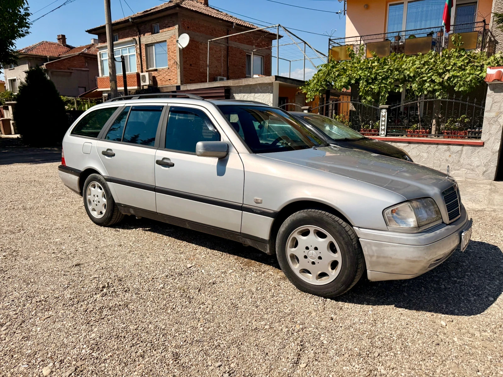 Mercedes-Benz C 180 C180 (W202) 1.8 122 HP