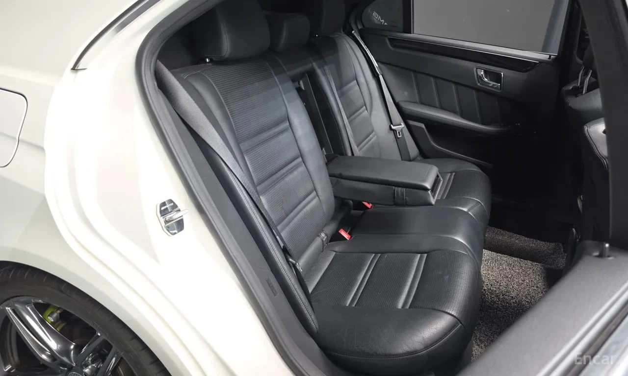 Mercedes-Benz E 63 AMG * E63 * ЦЕНА ДО БГ, снимка 11 - Автомобили и джипове - 55800929