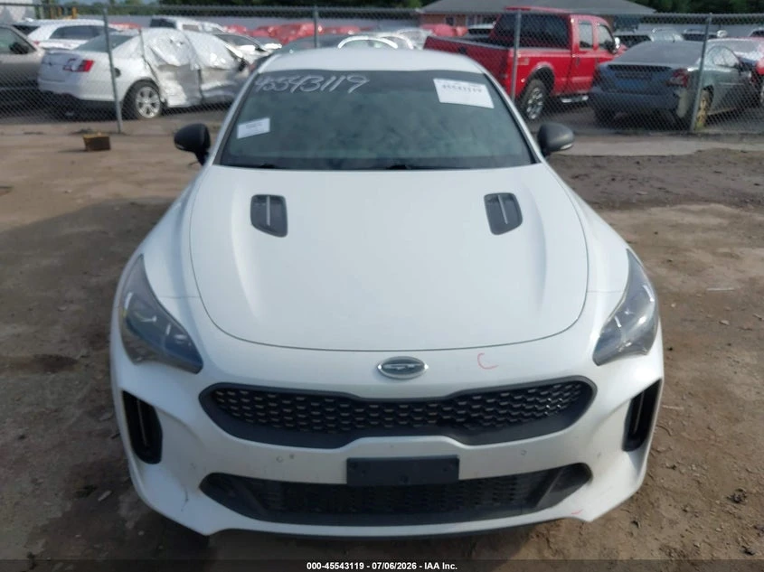 Kia Stinger 3.3l Gt, снимка 13 - Автомобили и джипове - 56041862